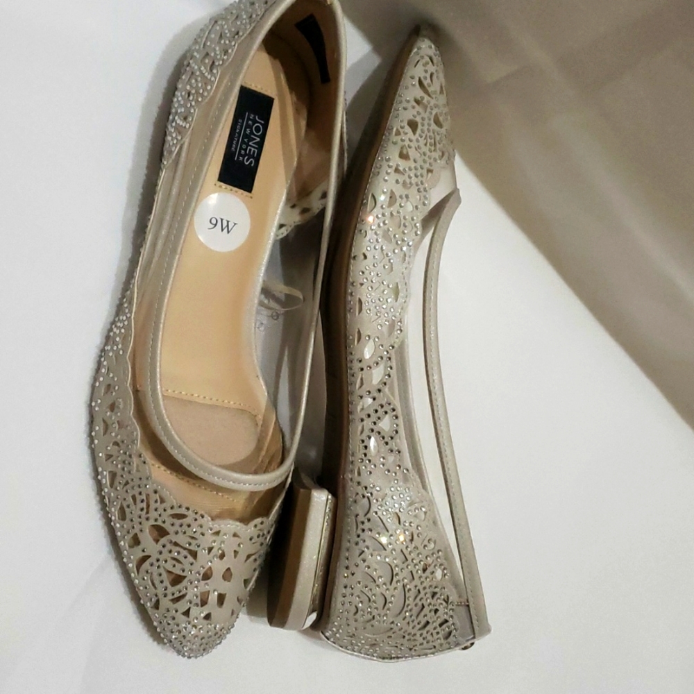 Jones New York Signature Pointed Flats Rhinstone Cutout size 9